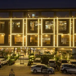 4* Hotel Park Tree Igi Airport A Unit Of Prithvi Palace With Free Airport Transsfer